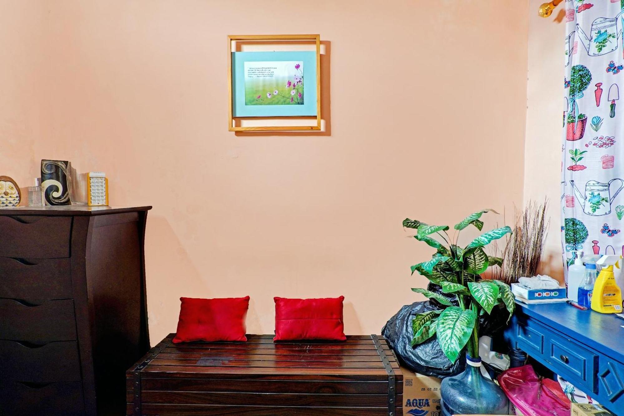 Oyo 90234 Dhoho Family Guest House Kediri  Extérieur photo